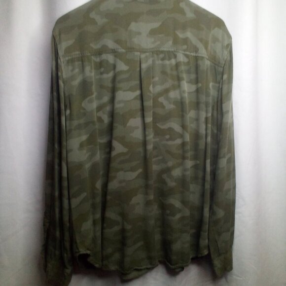 A. N. A. Button Up Shirt XL Blouse Long Sleeve Camo Green - Picture 4 of 14